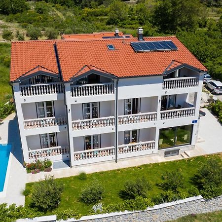 Bed & Breakfast Dosen IV Baska  Luaran gambar