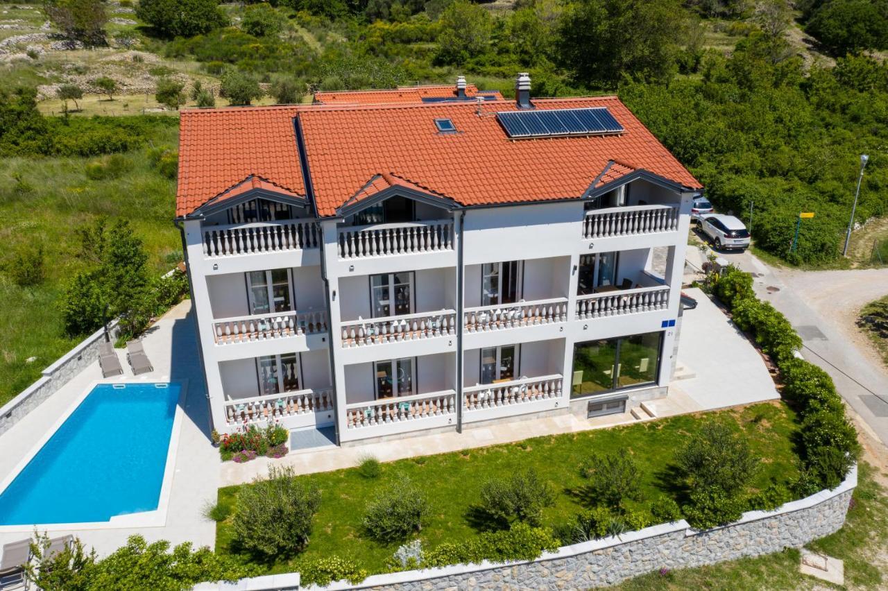 Bed & Breakfast Dosen IV Baska  Luaran gambar